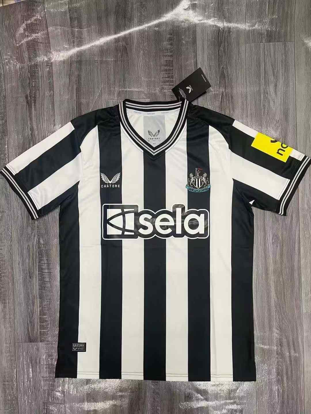 Men's Newcastle United 2023-24 Home Custom Replica Jersey