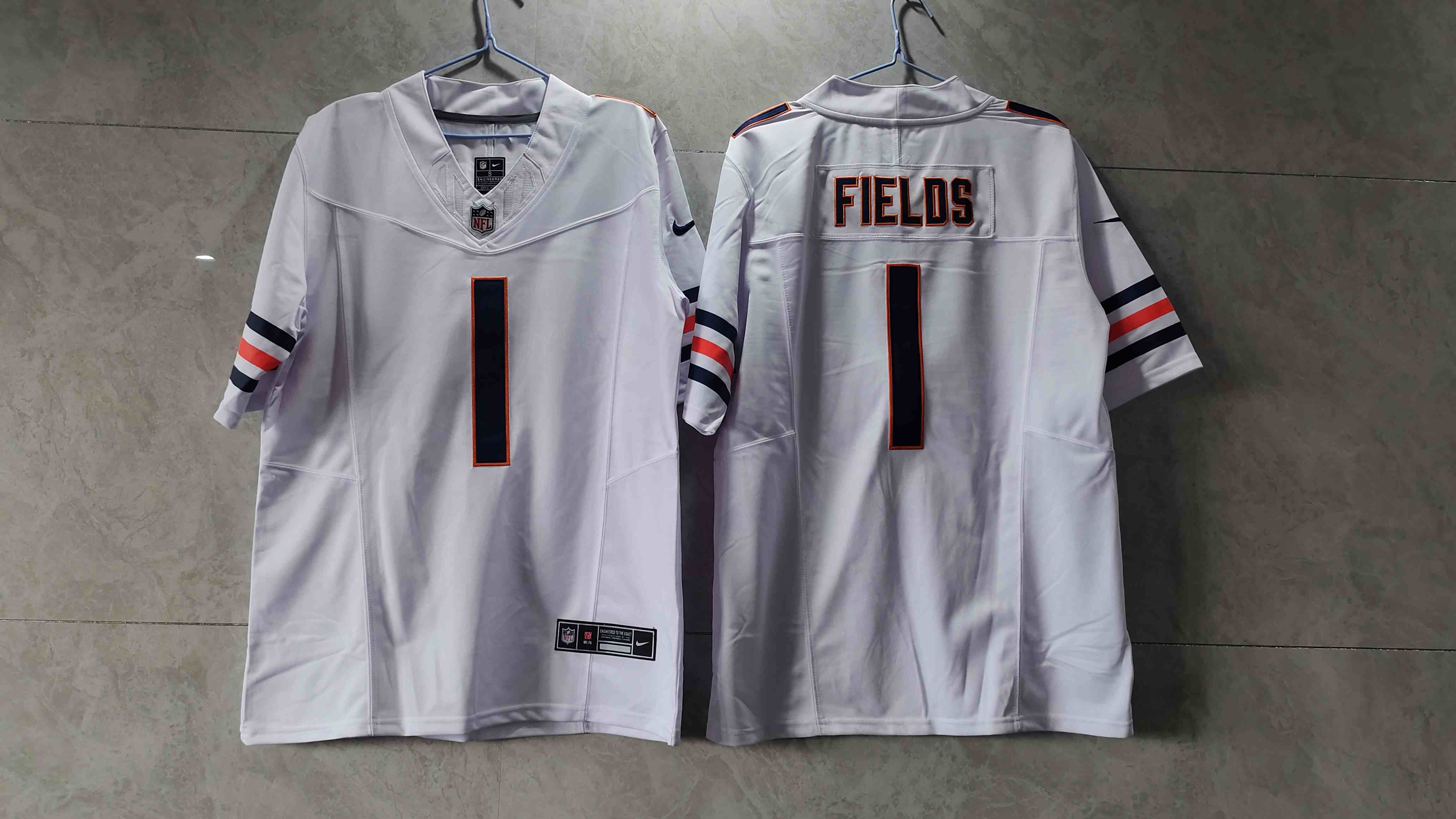 Men's Chicago Bears #1 Justin Fields White 2023 F.U.S.E. Vapor Untouchable Limited Stitched Football Jersey