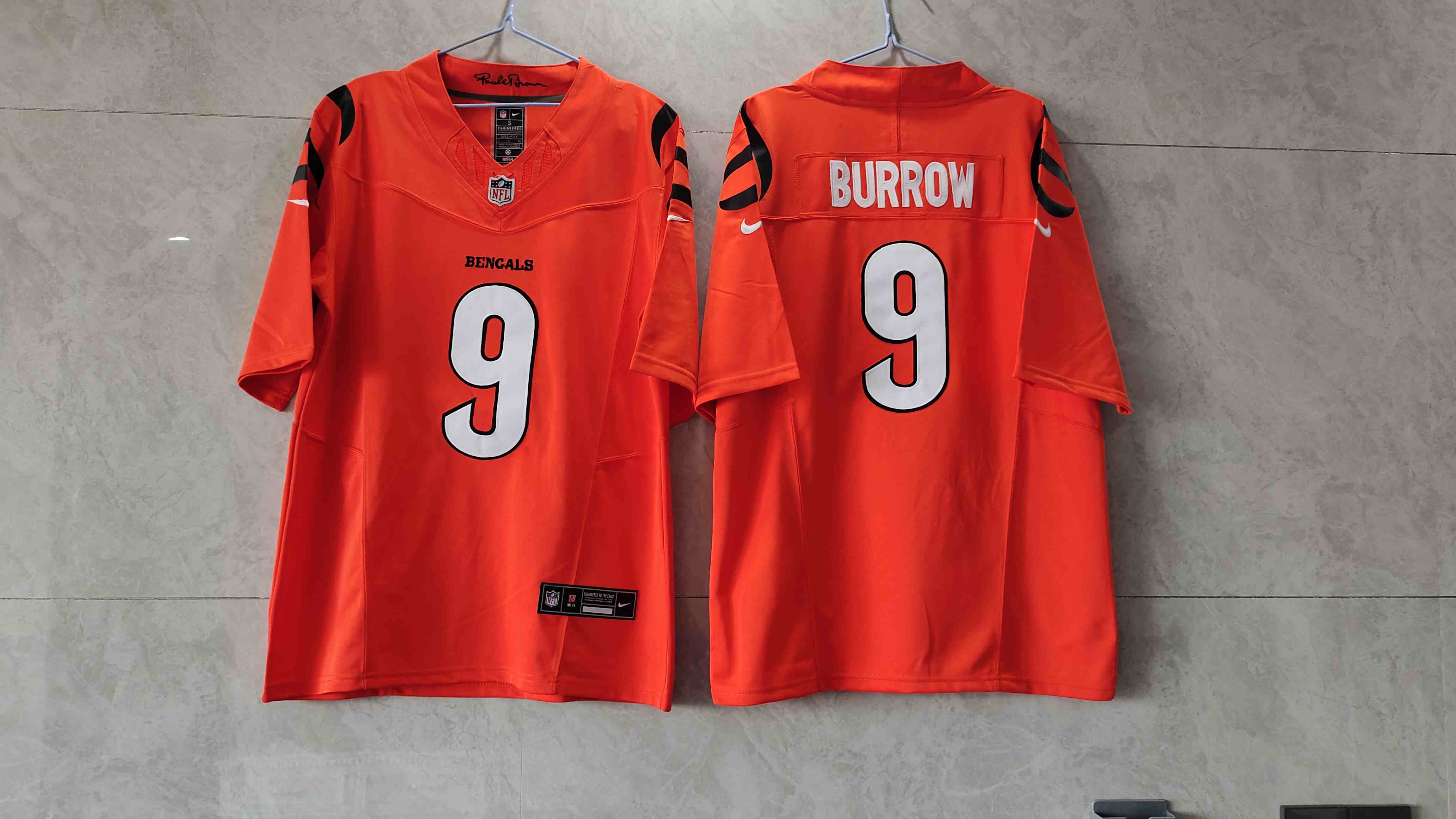 Men's Cincinnati Bengals #9 Joe Burrow Orange 2023 F.U.S.E. Vapor Untouchable Limited Stitched Jersey