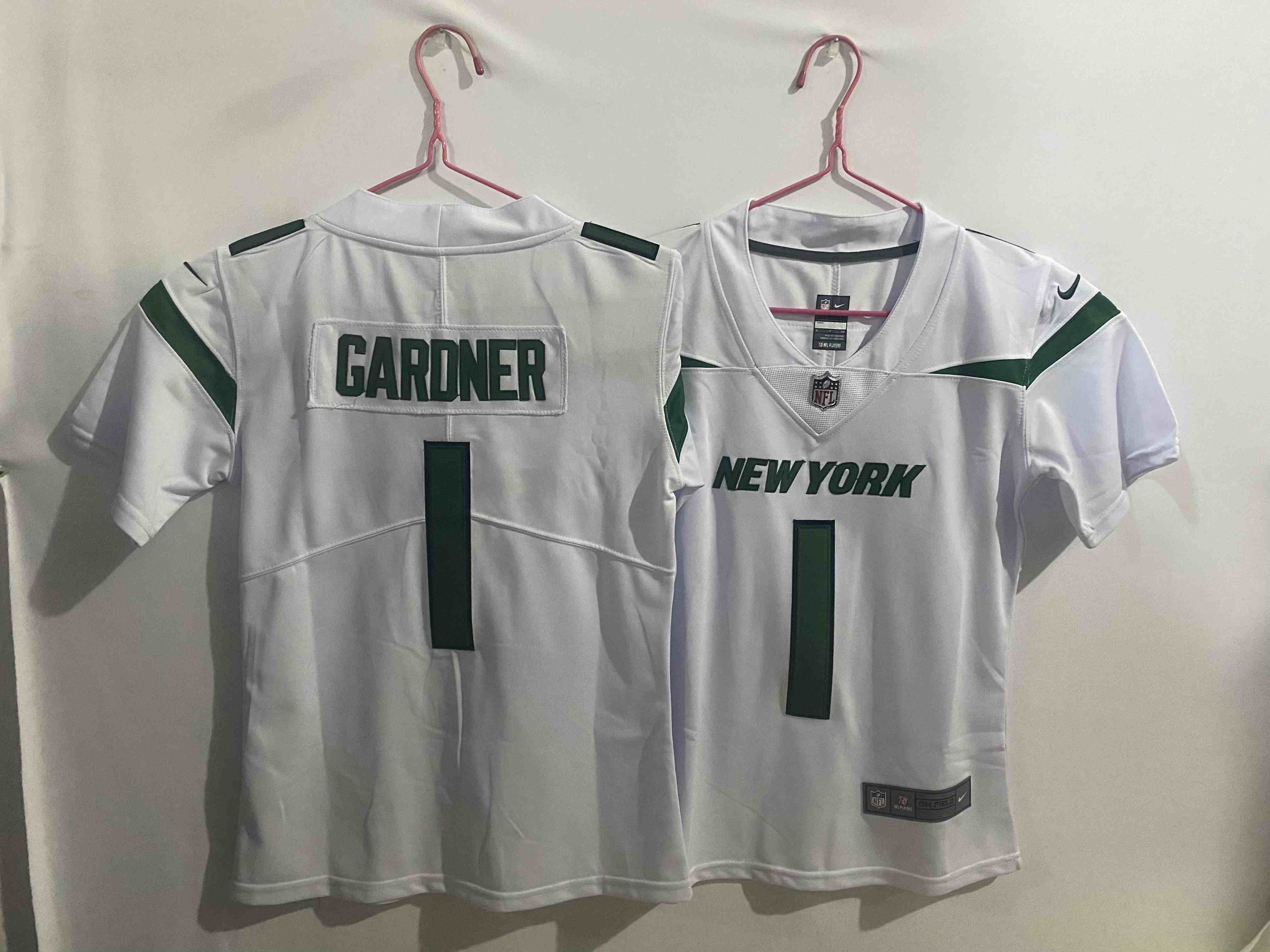 Women's New York Jets #1 Ahmad Gardner White Vapor Untouchable Limited Stitched Jersey