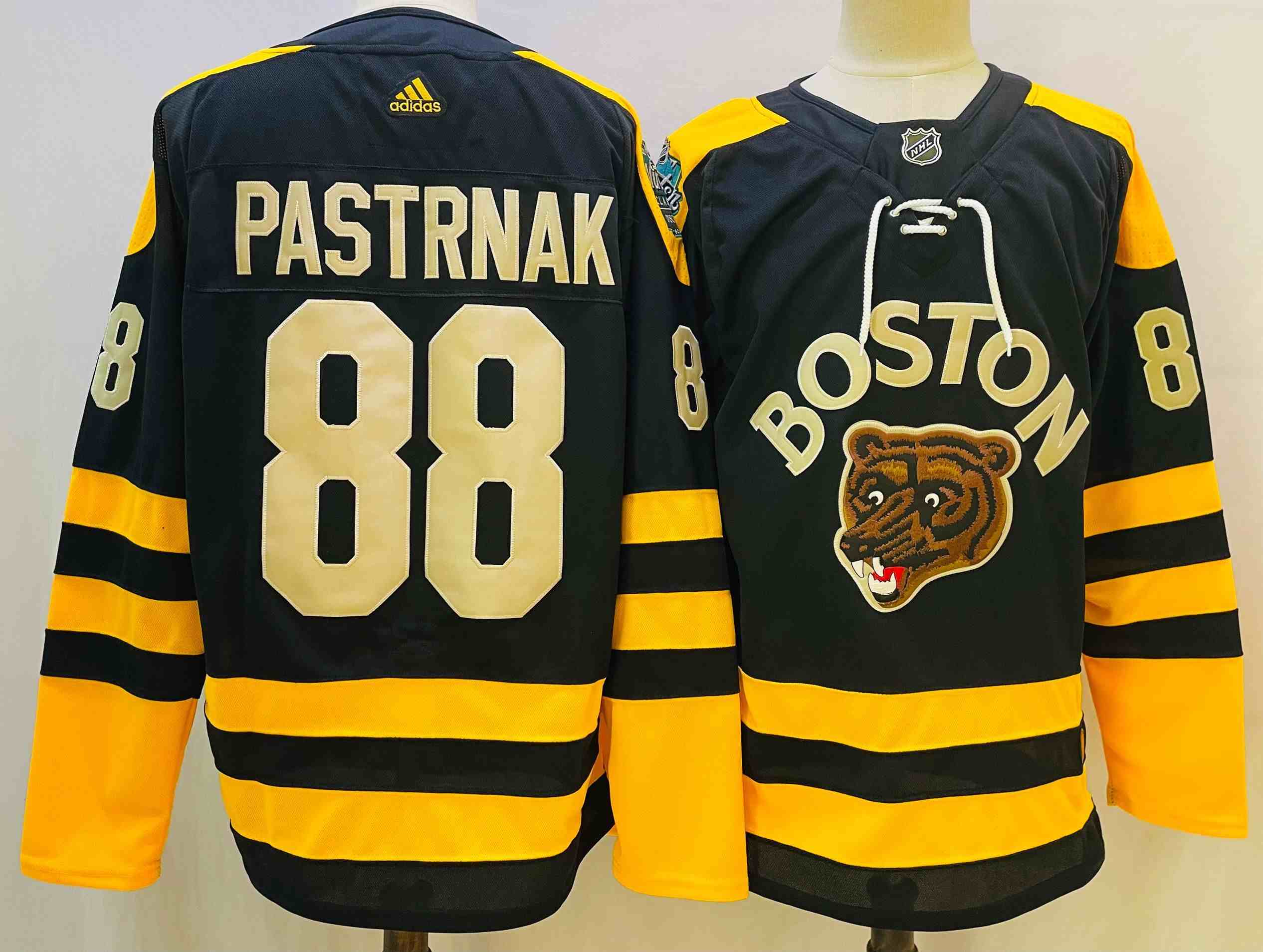 Mens Nhl Boston Bruins 88 David Pastrnak Black 2023 Winter Classic Adidas Jersey