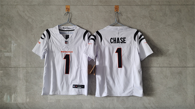 Women's Cincinnati Bengals #1 Ja'Marr Chase White F.U.S.E. Stitched Vapor Football Jersey(Run Small)