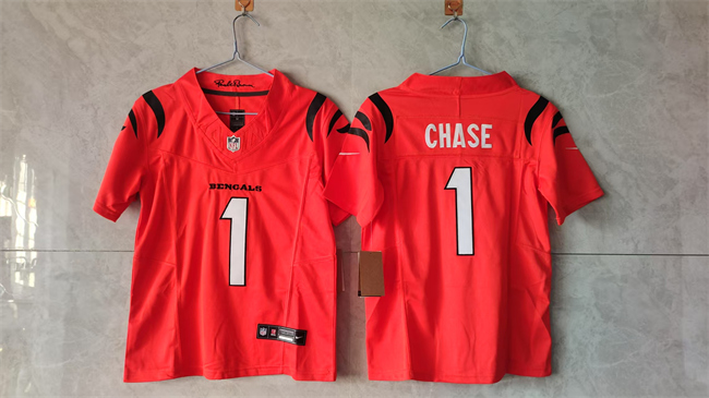 Women's Cincinnati Bengals #1 Ja'Marr Chase Orange F.U.S.E. Stitched Vapor Football Jersey(Run Small)